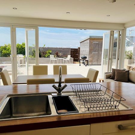 Pass The Keys Fabulous Beach Front Holiday Location Lydd Exterior photo