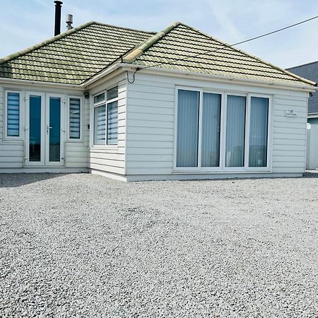 Pass The Keys Fabulous Beach Front Holiday Location Lydd Exterior photo