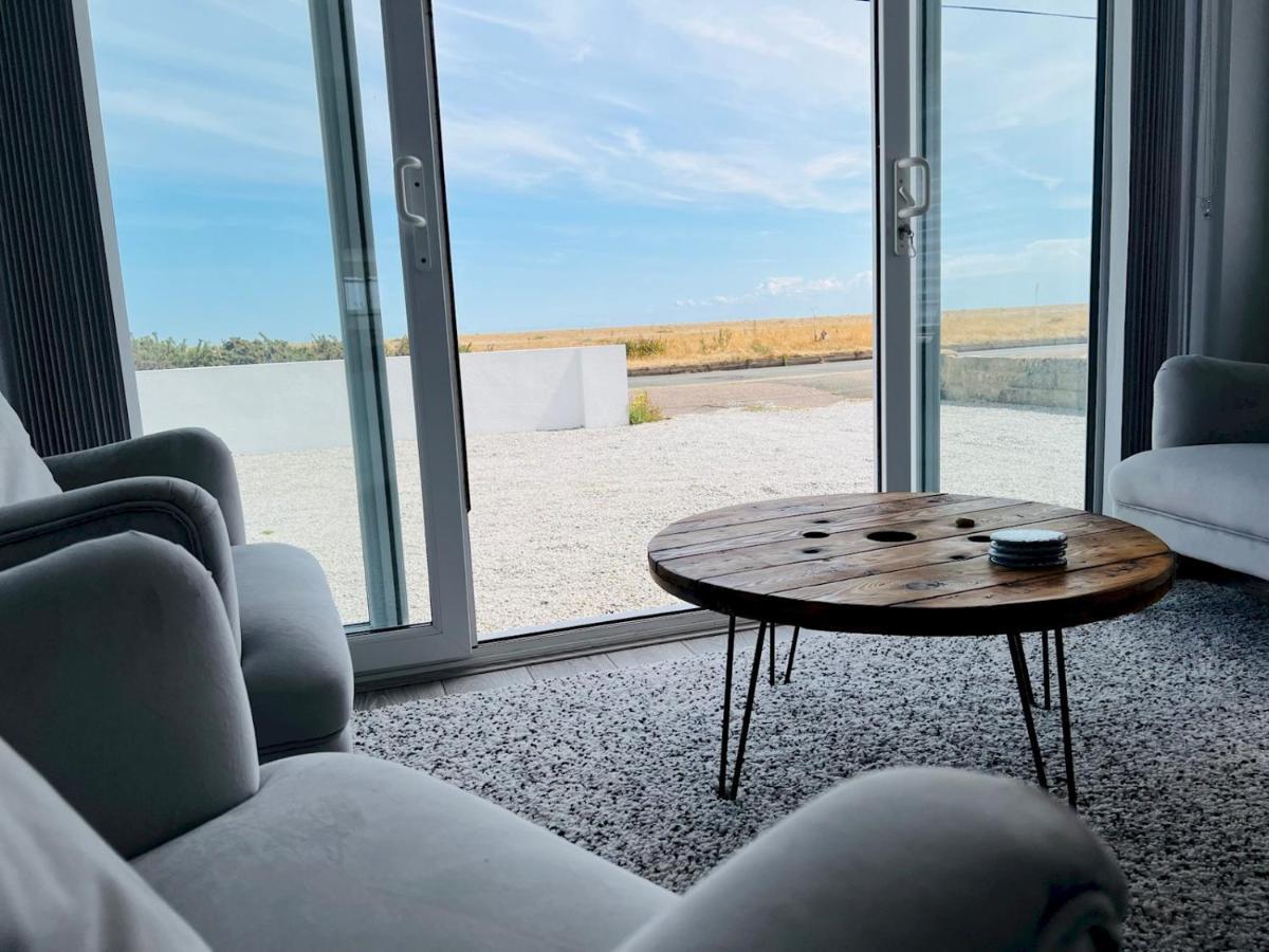 Pass The Keys Fabulous Beach Front Holiday Location Lydd Exterior photo