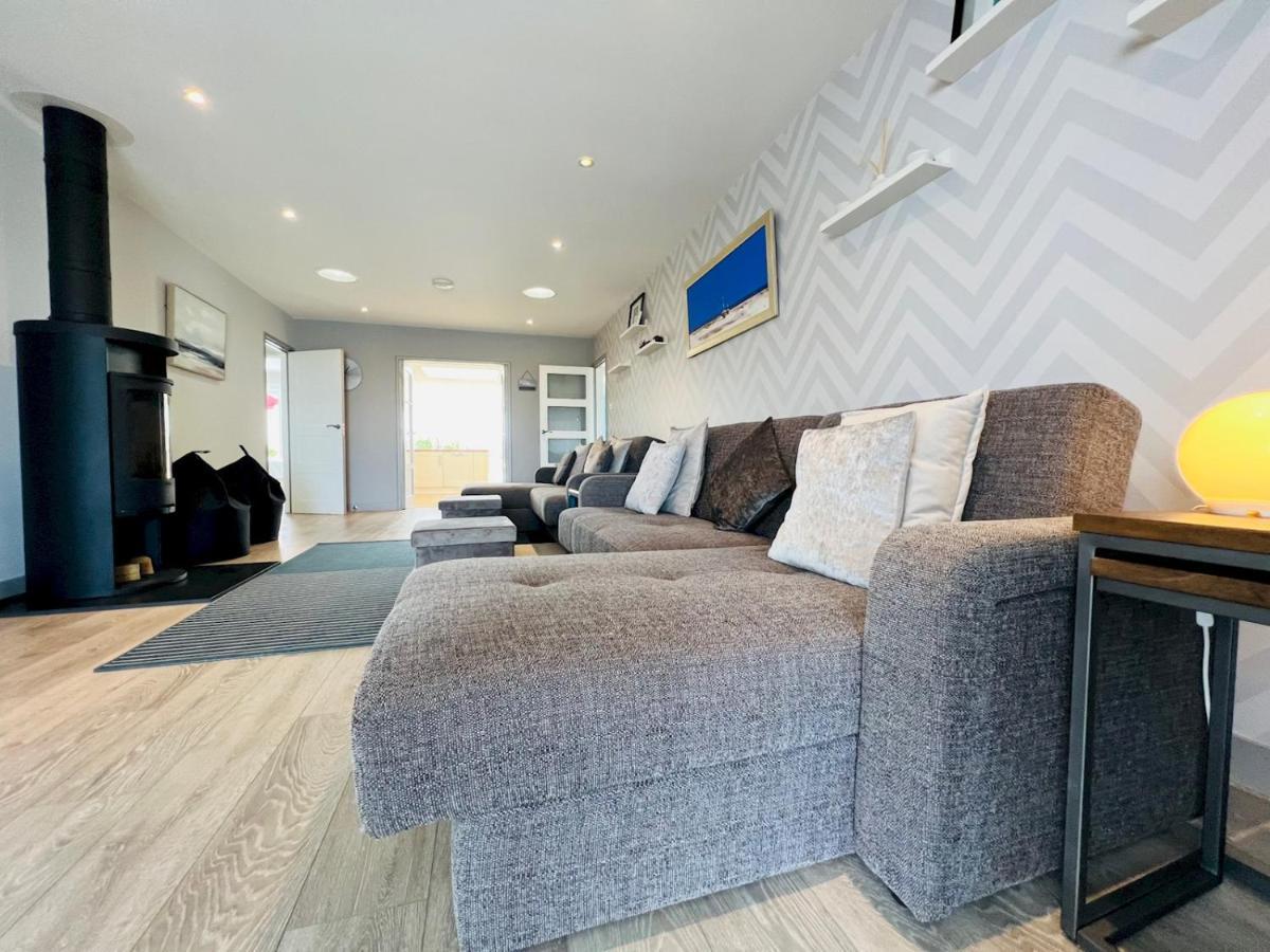 Pass The Keys Fabulous Beach Front Holiday Location Lydd Exterior photo
