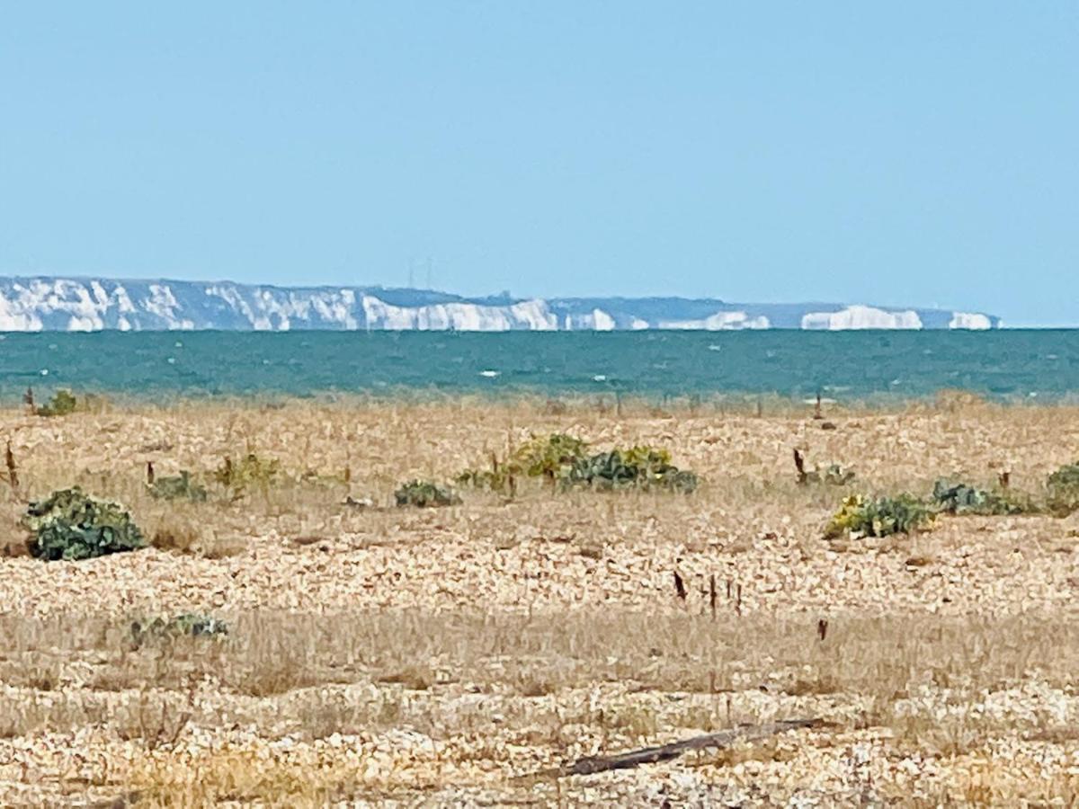 Pass The Keys Fabulous Beach Front Holiday Location Lydd Exterior photo