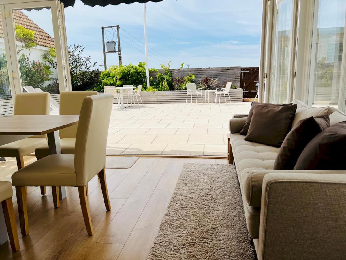 Pass The Keys Fabulous Beach Front Holiday Location Lydd Exterior photo