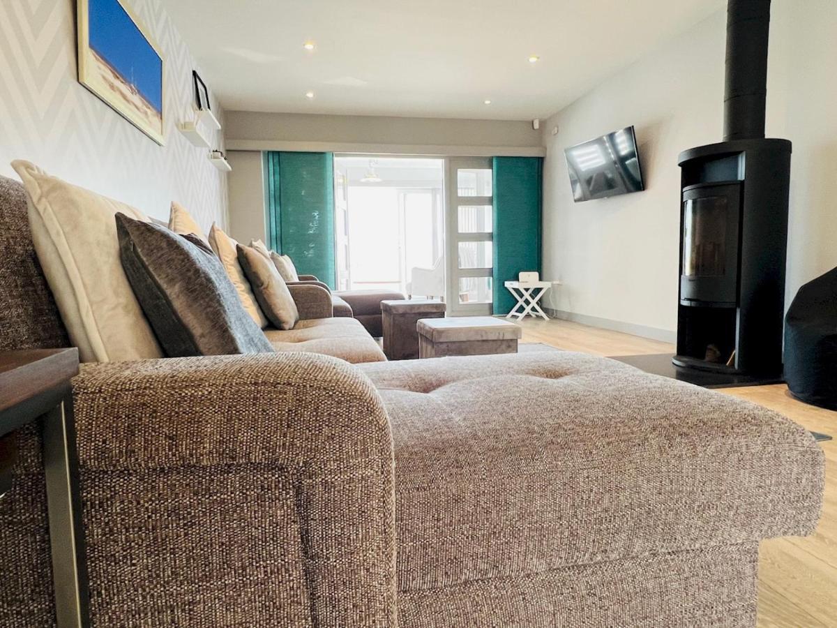 Pass The Keys Fabulous Beach Front Holiday Location Lydd Exterior photo