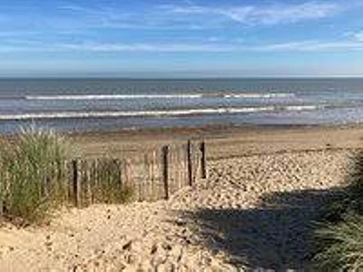 Pass The Keys Fabulous Beach Front Holiday Location Lydd Exterior photo